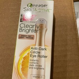 Garnier eye roller